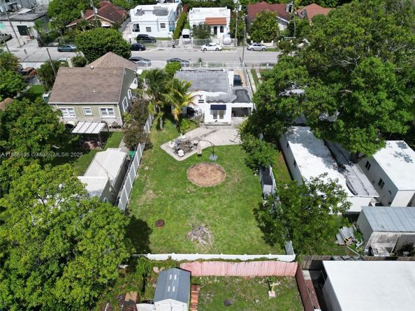 45 NW 25th Ave, Miami FL 33125