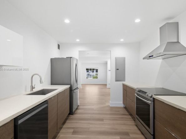 45 NW 25th Ave, Miami FL 33125