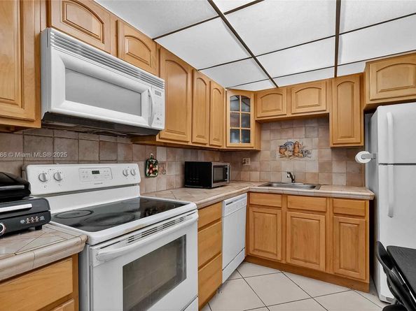 500 Three Islands Blvd 1001, Hallandale Beach FL 33009