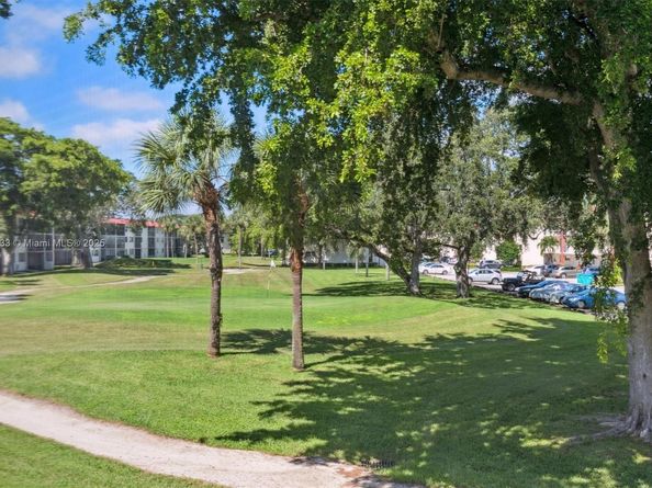 611 S Hollybrook Dr 205, Pembroke Pines FL 33025