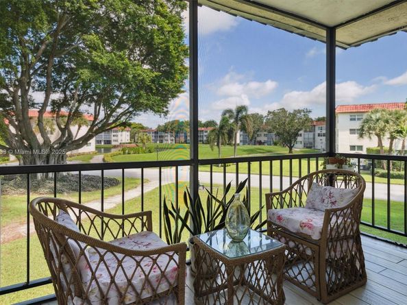 611 S Hollybrook Dr 205, Pembroke Pines FL 33025