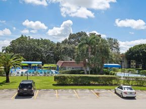 611 S Hollybrook Dr 205, Pembroke Pines FL 33025