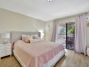5841 Washington St 62, Hollywood FL 33023