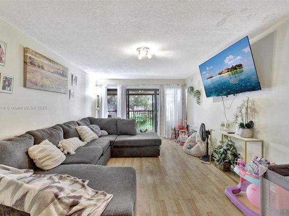 5841 Washington St 62, Hollywood FL 33023