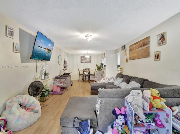 5841 Washington St 62, Hollywood FL 33023