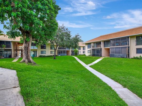 5841 Washington St 62, Hollywood FL 33023