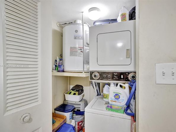 5841 Washington St 62, Hollywood FL 33023