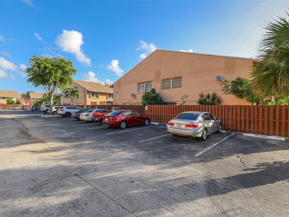 8450 SW 154th Cir Ct 207, Miami FL 33193