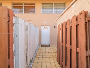 8450 SW 154th Cir Ct 207, Miami FL 33193