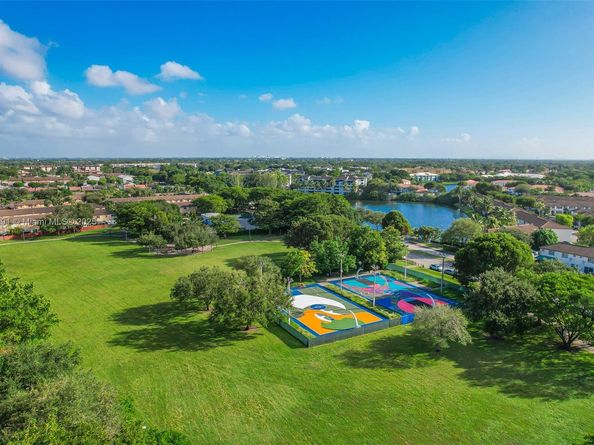 8450 SW 154th Cir Ct 207, Miami FL 33193