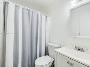 8450 SW 154th Cir Ct 207, Miami FL 33193