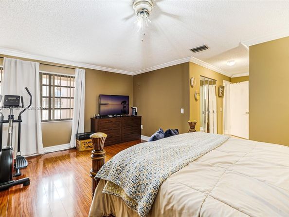 8450 SW 154th Cir Ct 207, Miami FL 33193