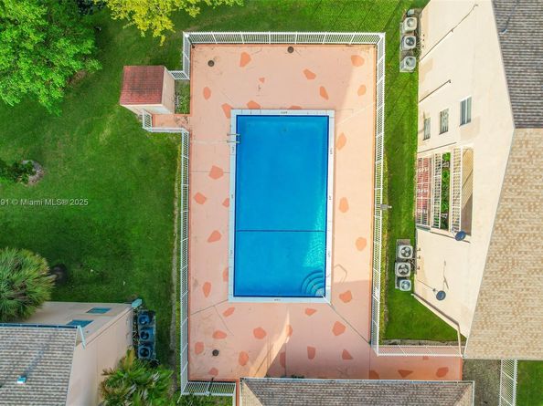 8450 SW 154th Cir Ct 207, Miami FL 33193