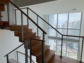 90 SW 3rd St PH17, Miami FL 33130