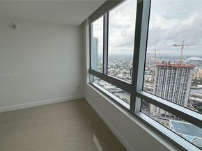 90 SW 3rd St PH17, Miami FL 33130