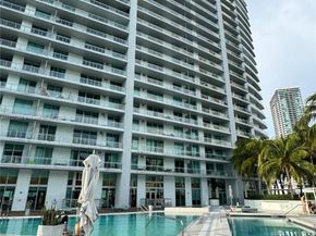 90 SW 3rd St PH17, Miami FL 33130