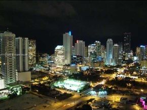 90 SW 3rd St PH17, Miami FL 33130