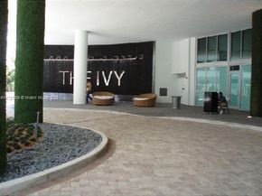 90 SW 3rd St PH17, Miami FL 33130