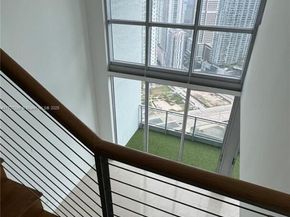 90 SW 3rd St PH17, Miami FL 33130