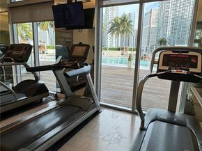 90 SW 3rd St PH17, Miami FL 33130