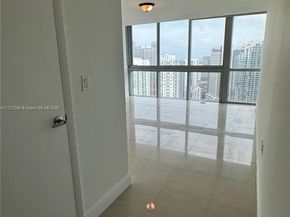 90 SW 3rd St PH17, Miami FL 33130