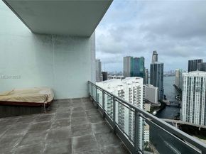 90 SW 3rd St PH17, Miami FL 33130