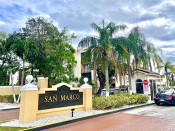8850 Fontainebleau Blvd