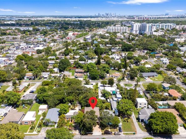 228 SW 4th St, Dania Beach FL 33004