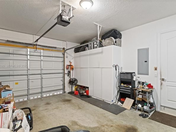 228 SW 4th St, Dania Beach FL 33004