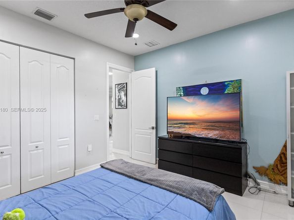 228 SW 4th St, Dania Beach FL 33004