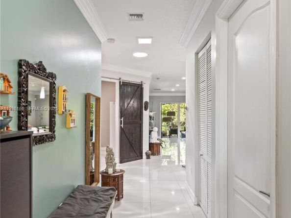 228 SW 4th St, Dania Beach FL 33004