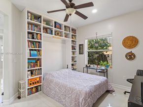 228 SW 4th St, Dania Beach FL 33004