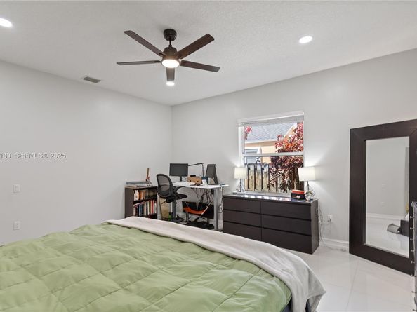 228 SW 4th St, Dania Beach FL 33004