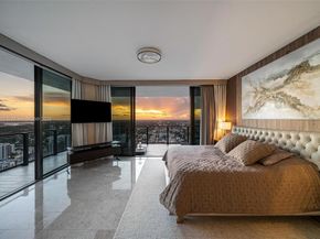 88 SW 7th St 3801, Miami FL 33130