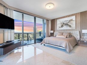 88 SW 7th St 3801, Miami FL 33130