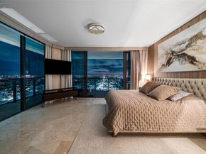 88 SW 7th St 3801, Miami FL 33130