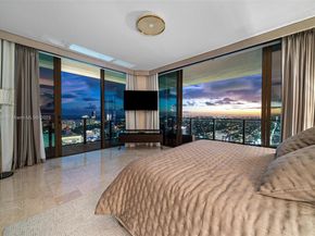 88 SW 7th St 3801, Miami FL 33130