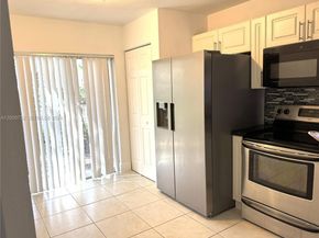 1260 SE 28th Ct 104, Homestead FL 33035