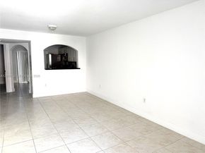 1260 SE 28th Ct 104, Homestead FL 33035