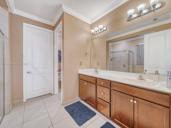 4147 Rosa Dr, Deerfield Beach FL 33064