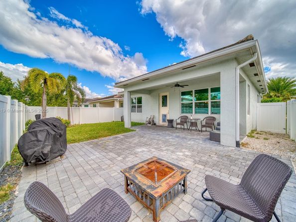 4147 Rosa Dr, Deerfield Beach FL 33064