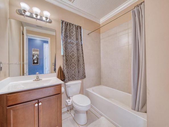 4147 Rosa Dr, Deerfield Beach FL 33064