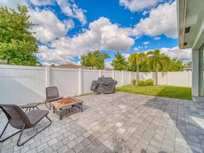 4147 Rosa Dr, Deerfield Beach FL 33064