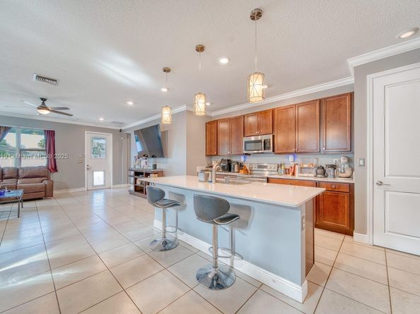 4147 Rosa Dr, Deerfield Beach FL 33064