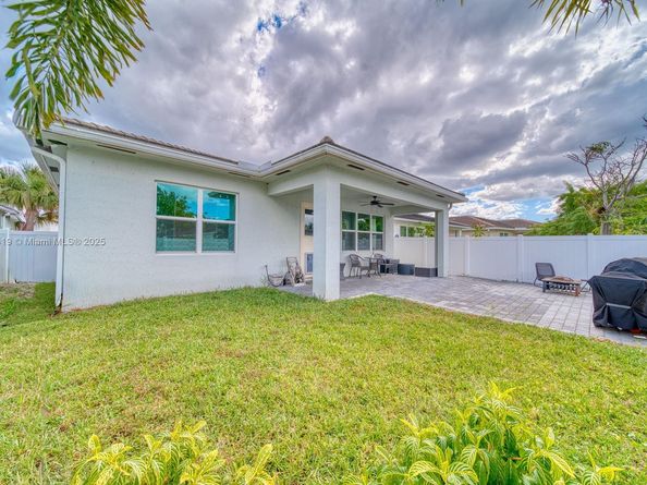 4147 Rosa Dr, Deerfield Beach FL 33064
