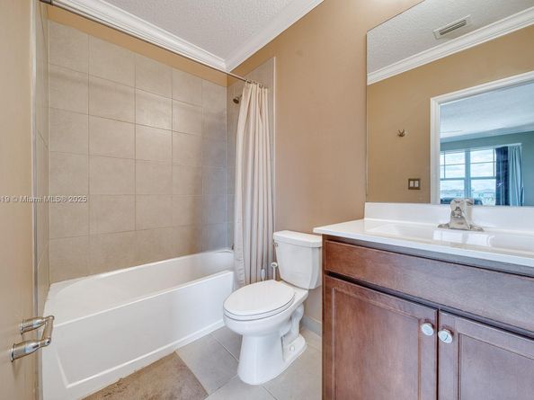 4147 Rosa Dr, Deerfield Beach FL 33064