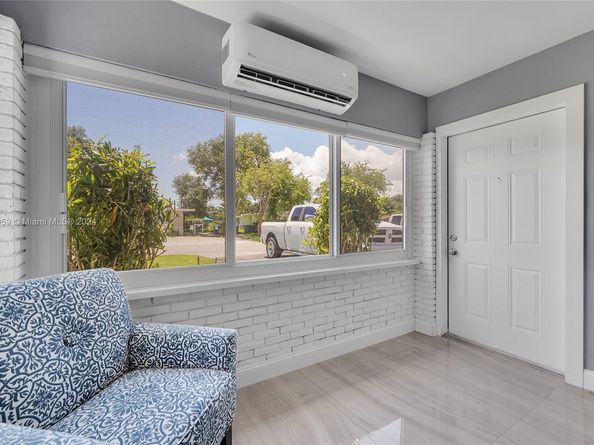 1041 SW 29th St, Fort Lauderdale FL 33315