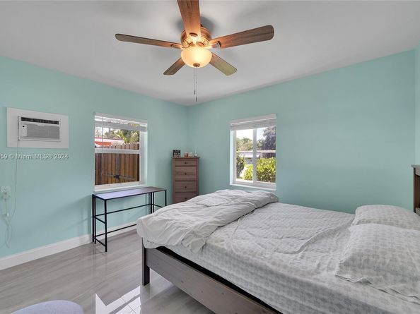 1041 SW 29th St, Fort Lauderdale FL 33315