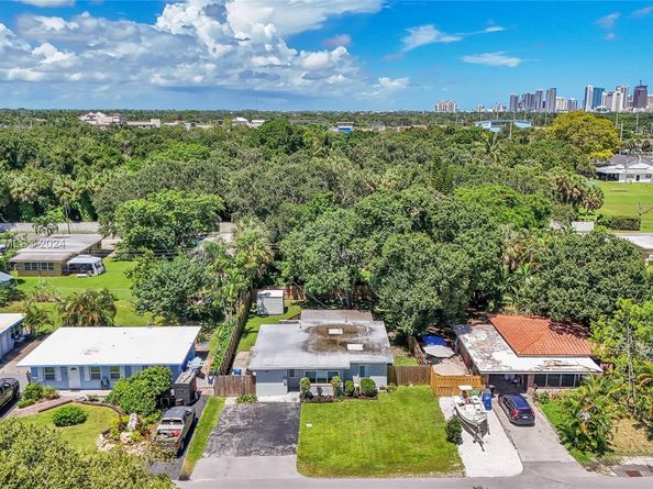 1041 SW 29th St, Fort Lauderdale FL 33315