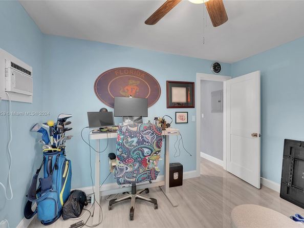 1041 SW 29th St, Fort Lauderdale FL 33315